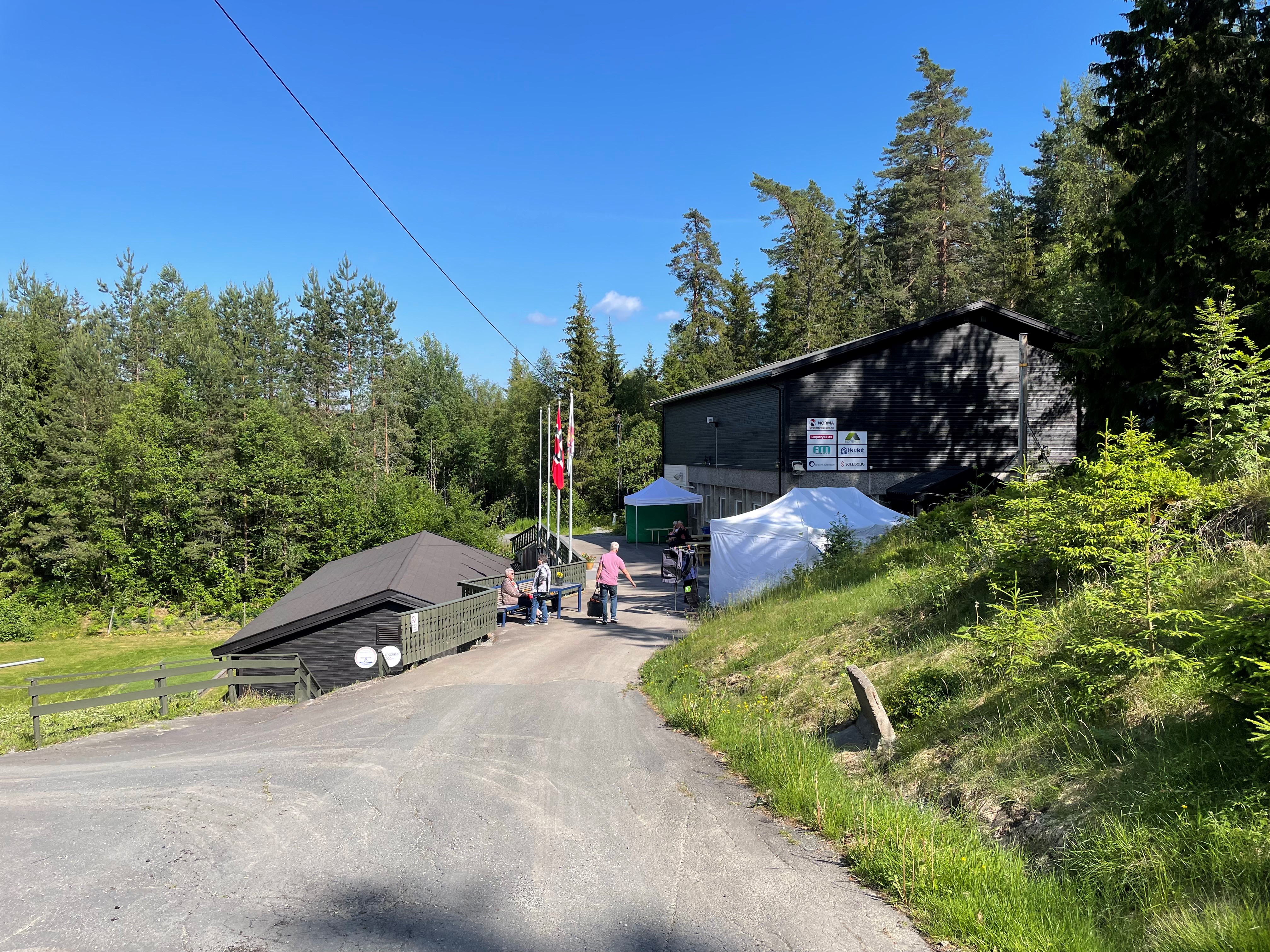Skytebana er åpen for trening og oppskyting til jegerprøven på onsdagar frå 13. mai.