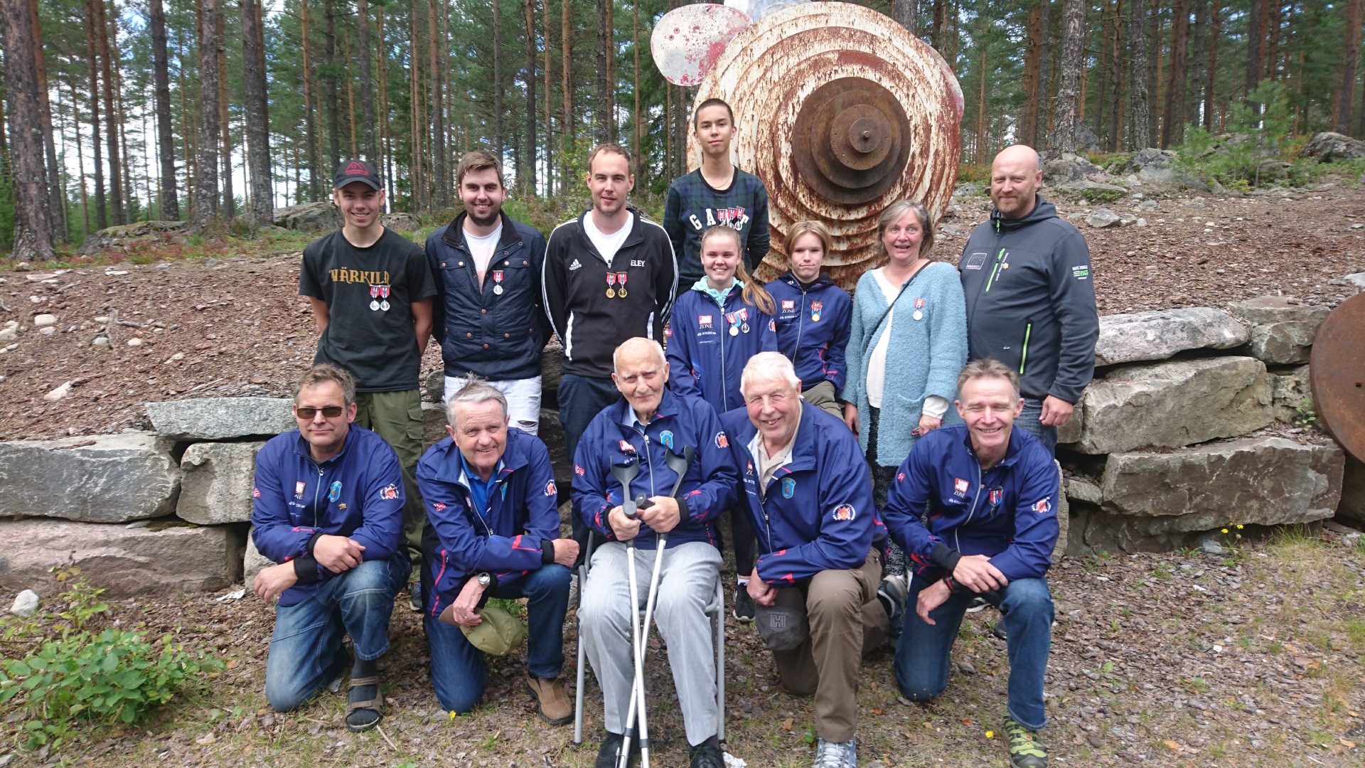 Første rekke fra venstre: Pål Kværneng, Åge Sætre, Kåre Elden, Leif Grøndahl, Sverre Frøshaug. Andre rekke fra venstre: Fredrik Jensen, Sindre Nordvik, Ole Magnus Bakken, Kjersti J Sjøli, Eirik Hyll, Torgunn lien og Jo Ivar Løvseth. Bakerst står William Engemoen.