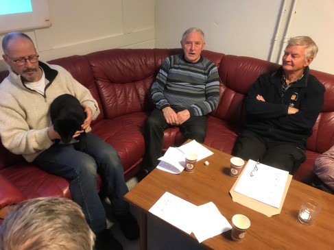 Bildet: Fra v. Idar Moseng med sin hundekvalp, videre Iver Nymoen, Kvikne og Jon Egil Bakken, Dalsbygda