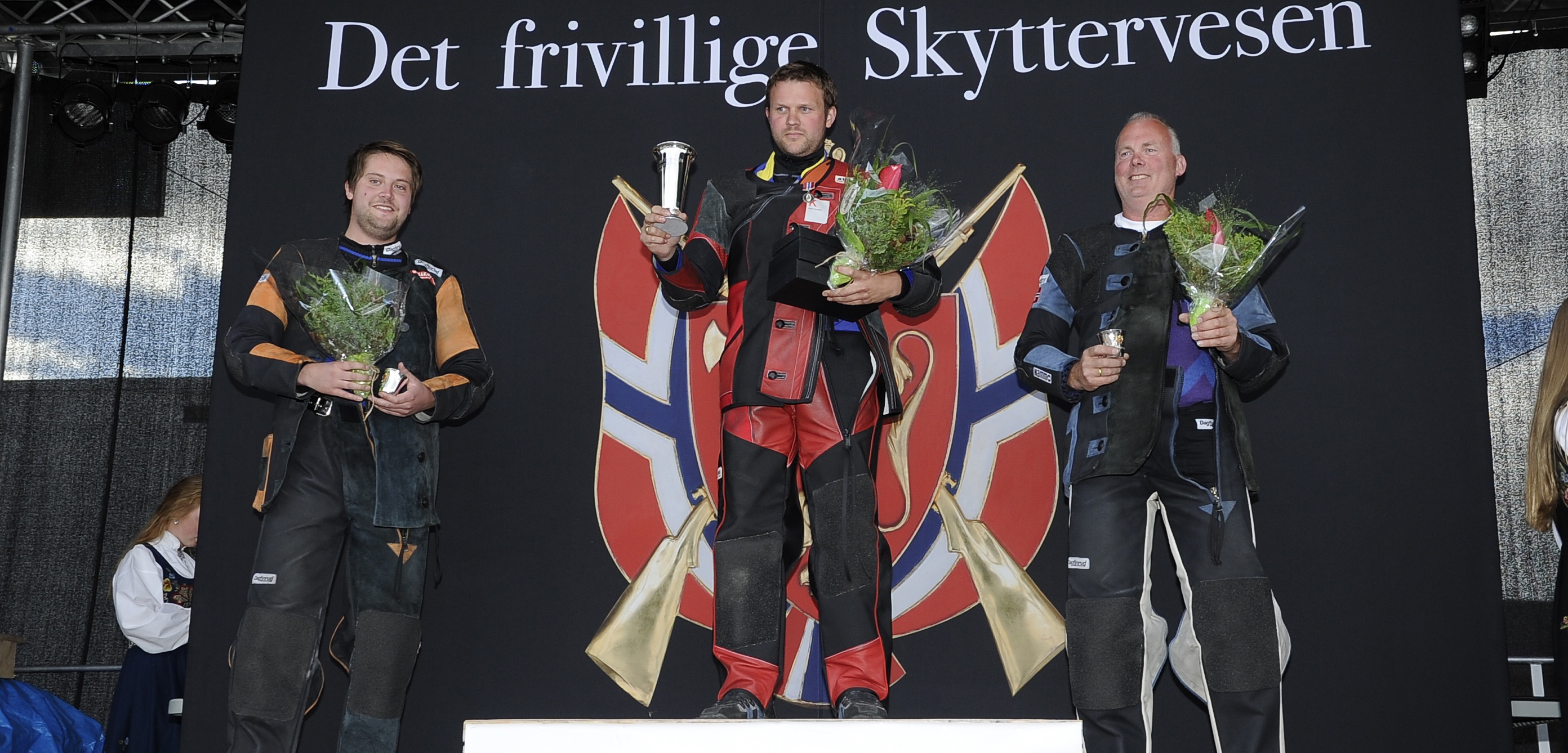 Otte Hårstad ble NM-mester i felt foran Håkon Tveitan (til venstre) og de to siste års vinner Roger Ottosen. FOTO: Tom-Vegard Feltstykket, Norsk Skyttertidende