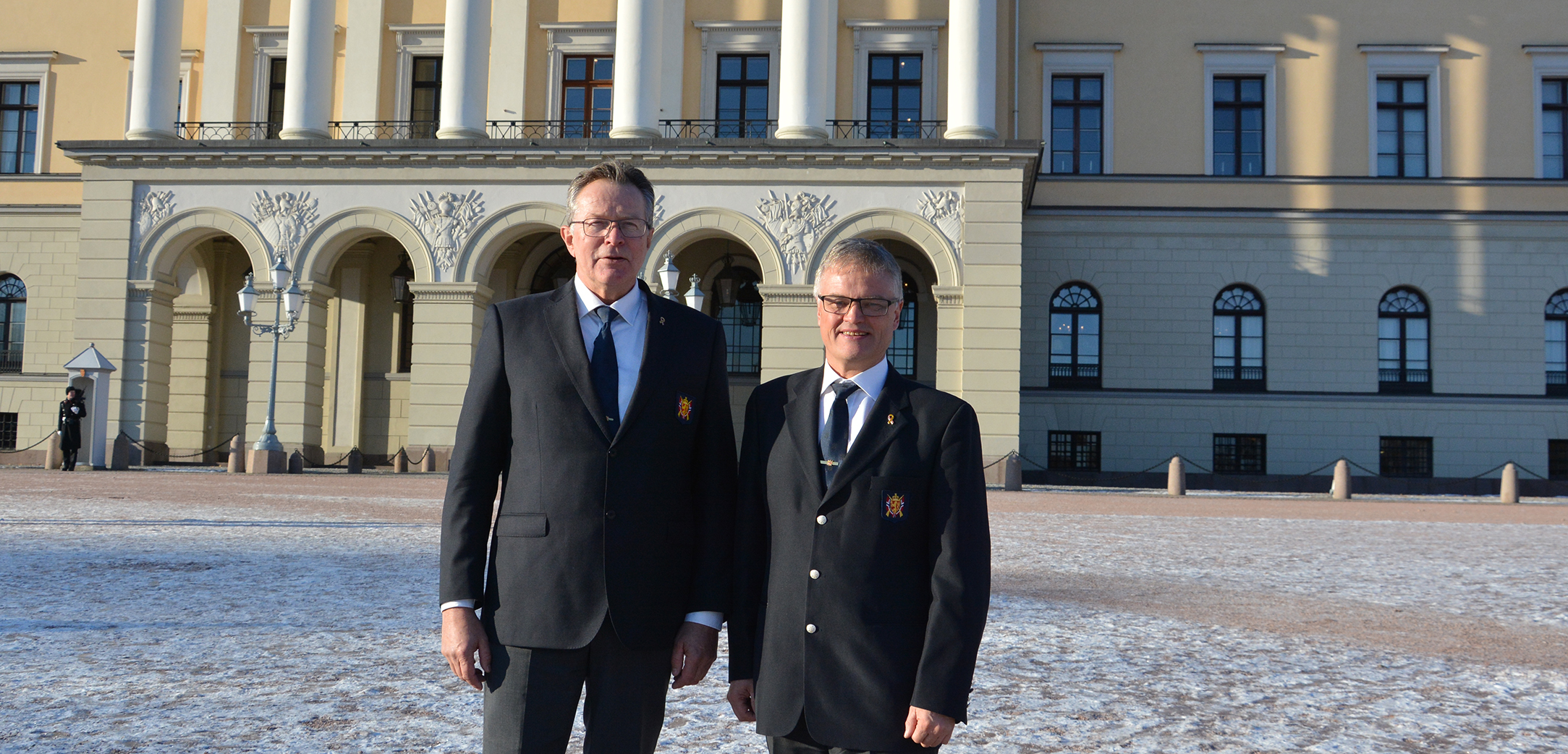 President Bernt Brovold (til venstre) og generalsekretær Jarle Tvinnereim var på audiens hos H. M. Kong Harald på Slottet. FOTO: Toni Hovdedalen