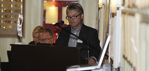 Arne Fossmo kom med kraftig oppfordring til å innføre eldre junior-klasse.