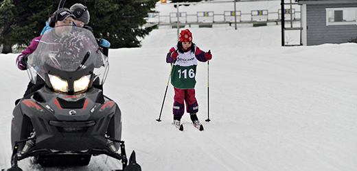 På kveldens barne-TV kan du følge Ruth Victoria Halsteinslid i hennes skifelt-debut. FOTO: Tom-Vegard Feltstykket