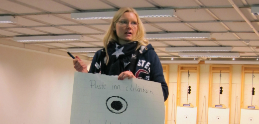 Kristina Vestveit Nervold har jobbet med barn og unge i skytterlag i mange år. FOTO: Numedal Sportsskyttere.