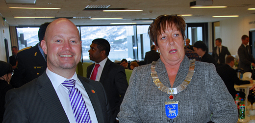 Justisminister Anders Amundsen og Varaordfører i Tromsø, Anni Skogmann